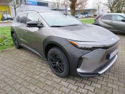 Palladiumsilber metallic Gebraucht 2025 Toyota bZ4X SUV | 35.000 € (Superpreis)
