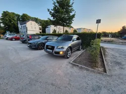 Grau Gebraucht 2010 Audi Q5 Ambiente SUV | 12.999 € (Fairer Preis)