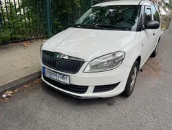 Weiß Gebraucht 2012 Skoda Roomster Active Kombi | 2.250 € (Guter Preis)