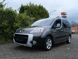 Grau Gebraucht 2010 Peugeot Partner Tepee Outdoor Van / Kleinbus | 6.490 € (Fairer Preis)