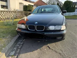 Schwarz Gebraucht 2000 BMW 520 Limousine | 2.300 €