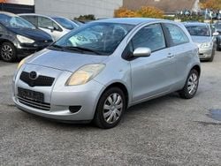 Silber Gebraucht 2006 Toyota Yaris Sol Limousine | 1.250 € (Guter Preis)