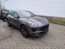 Grau Gebraucht 2015 Porsche Macan S SUV | 27.500 € (Etwas zu teuer)
