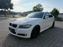 Weiß Gebraucht 2010 BMW 325 Comfort Edition Limousine | 6.499 €