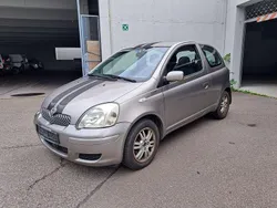 Grau Gebraucht 2004 Toyota Yaris Sol Kleinwagen | 950 € (Guter Preis)