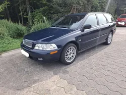Blau Gebraucht 2004 Volvo V40 Comfort Kombi | 1.450 € (Fairer Preis)
