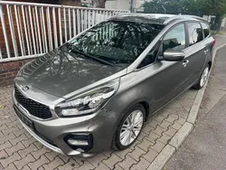 Grau Gebraucht 2017 Kia Carens Spirit Van / Kleinbus | 7.950 € (Fairer Preis)