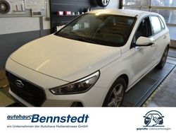 Weiß Gebraucht 2018 Hyundai i30 Select Limousine | 11.820 € (Fairer Preis)
