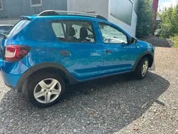 Blau Gebraucht 2016 Dacia Sandero Kleinwagen | 6.800 € (Fairer Preis)