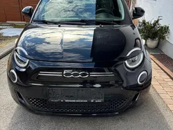 Schwarz Gebraucht 2020 Fiat 500e Icon Kleinwagen | 16.999 € (Etwas zu teuer)