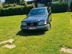 Andere außenfarben Gebraucht 1994 Mercedes E280 Kombi | 8.800 €