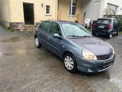 Grau Gebraucht 2011 Renault Clio II Campus Kleinwagen | 1.800 € (Fairer Preis)