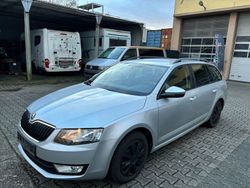 Silber Gebraucht 2014 Skoda Octavia Ambition Kombi | 6.490 € (Fairer Preis)