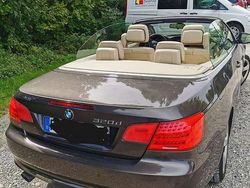 Braun Gebraucht 2011 BMW 320 Cabriolet Cabrio | 7.500 €