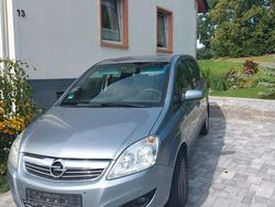Grau Gebraucht 2009 Opel Zafira Edition Van / Kleinbus | 2.800 € (Fairer Preis)