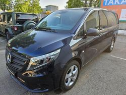 Cavansitblau metallic Gebraucht 2021 Mercedes Vito Van / Kleinbus | 33.900 € (Etwas zu teuer)