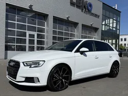 Weiß Gebraucht 2018 Audi A3 Sportback Sport Limousine | 17.800 € (Guter Preis)