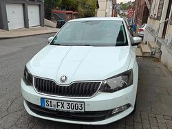 Weiß Gebraucht 2017 Skoda Fabia Kleinwagen | 6.500 € (Guter Preis)