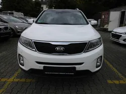 Weiß Gebraucht 2012 Kia Sorento Spirit SUV | 7.900 € (Fairer Preis)