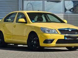 Gelb Gebraucht 2011 Skoda Octavia RS Limousine | 5.480 €
