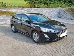 Schwarz Gebraucht 2019 Ford Focus Cool & Connect Limousine | 11.700 € (Fairer Preis)