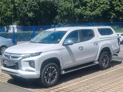 Weiß Gebraucht 2022 Mitsubishi L200 Top Abholung | 29.990 €