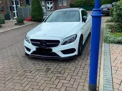Weiß Gebraucht 2017 Mercedes C200 AMG line Coupé | 26.900 €