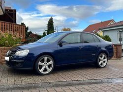 Blau Gebraucht 2009 VW Jetta Limousine | 3.000 € (Guter Preis)