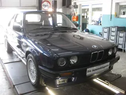 Blau Gebraucht 1990 BMW 320 Cabriolet Sport Line Cabrio | 19.490 €