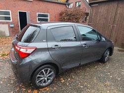 Grau Gebraucht 2019 Toyota Yaris Club Kleinwagen | 13.900 € (Fairer Preis)