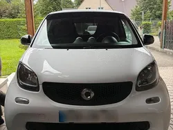Weiß Gebraucht 2015 Smart ForTwo Coupé Kleinwagen | 5.200 €