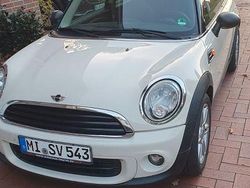 Weiß Gebraucht 2010 Mini ONE Kleinwagen | 5.100 € (Etwas zu teuer)