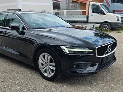 Schwarz Gebraucht 2020 Volvo V60 Momentum Kombi | 20.300 € (Superpreis)