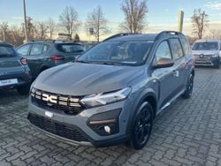 Grau Gebraucht 2024 Dacia Jogger Extreme Van / Kleinbus | 20.504 €