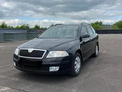 Schwarz Gebraucht 2008 Skoda Octavia Kombi | 1.800 € (Fairer Preis)