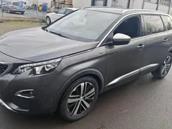 Grau Gebraucht 2018 Peugeot 5008 Van / Kleinbus | 21.500 € (Fairer Preis)