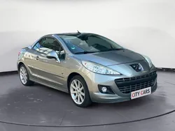 Grau Gebraucht 2010 Peugeot 207 CC Roland Garros Cabrio | 4.990 € (Fairer Preis)
