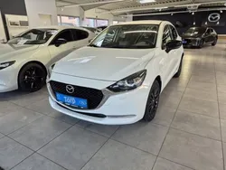 Weiß Gebraucht 2022 Mazda 2 Kleinwagen | 14.989 € (Etwas zu teuer)