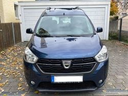Blau Gebraucht 2017 Dacia Dokker Lauréate Van | 4.799 € (Guter Preis)