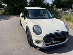 Weiß Gebraucht 2016 Mini ONE Kleinwagen | 10.490 €