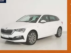 Weiß Gebraucht 2022 Skoda Scala Ambition Kleinwagen | 20.480 € (Guter Preis)