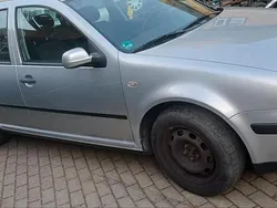 Silber Gebraucht 2000 VW Golf IV Kombi | 1.299 € (Etwas zu teuer)