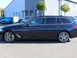 Imperialblau brillanteffekt Gebraucht 2018 BMW 520 Kombi | 23.880 € (Fairer Preis)