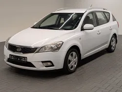 Weiß (cassa white) Gebraucht 2012 Kia Ceed Sportswagon EX Kombi | 3.780 € (Teuer)