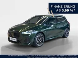 Sanremo green metallic Gebraucht 2023 BMW 218 Active Tourer M Sport Van / Kleinbus | 32.636 € (Etwas zu teuer)