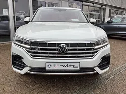 Weiß Gebraucht 2022 VW Touareg R-line SUV | 61.950 €
