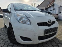 Weiß Gebraucht 2009 Toyota Yaris Cool Limousine | 2.499 € (Guter Preis)