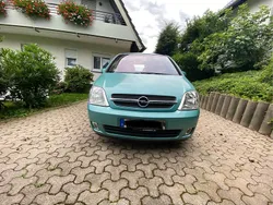 Grün Gebraucht 2005 Opel Meriva Van / Kleinbus | 2.500 € (Fairer Preis)