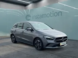 Grau Gebraucht 2023 Mercedes B180 Progressive Van / Kleinbus | 28.640 € (Fairer Preis)