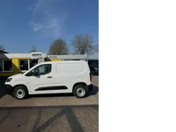 Weiss Gebraucht 2023 Fiat Doblò Van / Kleinbus | 18.921 € (Guter Preis)